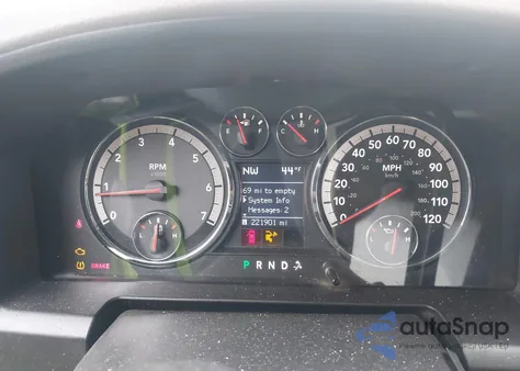 2009 Dodge Ram 1500 Slt/Sport/Trx z USA, uszkodzony, nr VIN 1D3HB18T29S735458